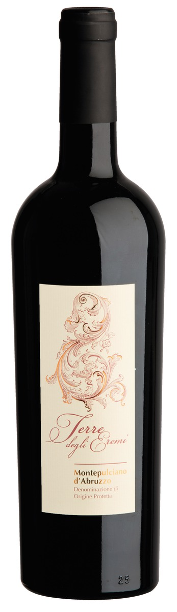 Vue rapprochée de l’étiquette Terre Degli Eremi Montepulciano d’Abruzzo